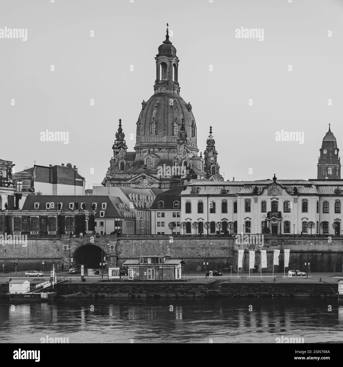 Dresden, Saxony, Germany: View from Königsufer to Terrassenufer with Brühl Terrace and Frauenkirche Church. Stock Photo