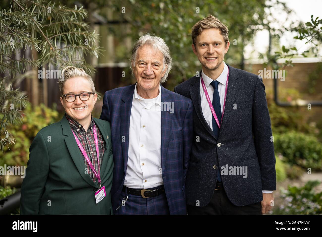 RHS Chelsea Flower Show 2021.  Sir Paul Smith visits the M&G Garden  designed by Harris Bugg Studio.  Pictured on the Garden are Charlotte Harris & Hu Stock Photo