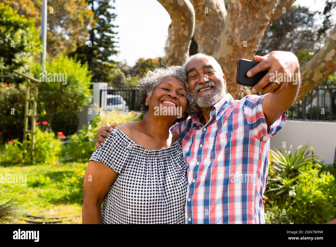 Happy retired people taking selfie hi-res stock photography and images ...