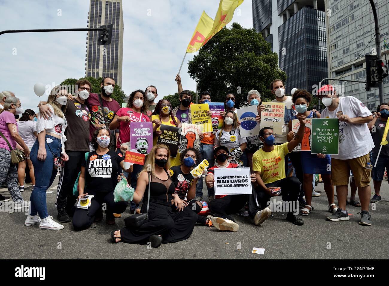 September 7,2021: Marchers gathered in Rio de Janeiro holding signs with slogans such as ‘More books, fewer weapons’ to protest against Jair Bolsonaro Stock Photo