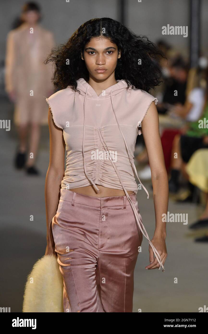 Model Raynara Negrine walks on the runway at the N21 fashion show ...