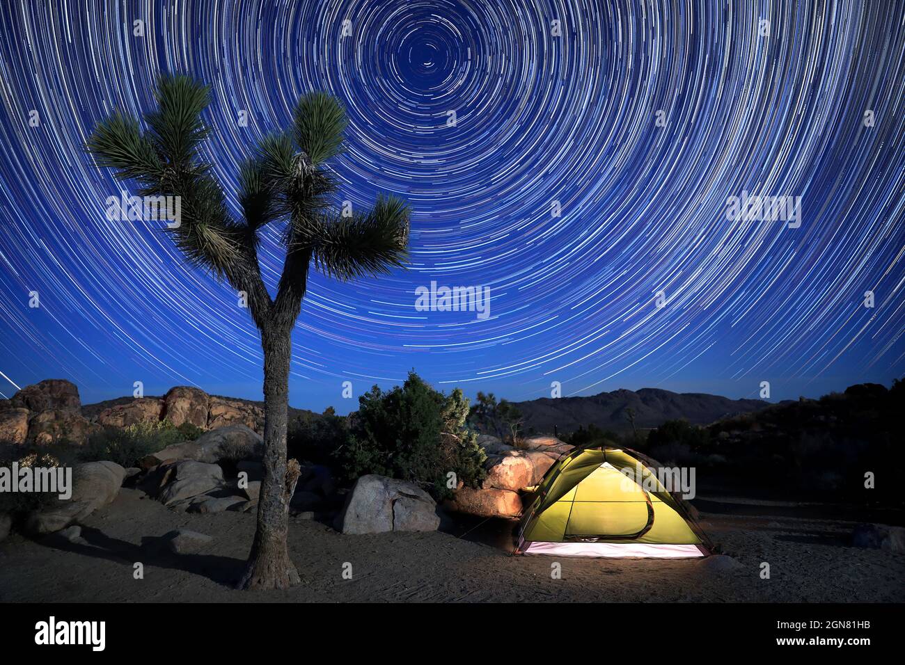 Tent in joshua tree national park hires stock photography and images