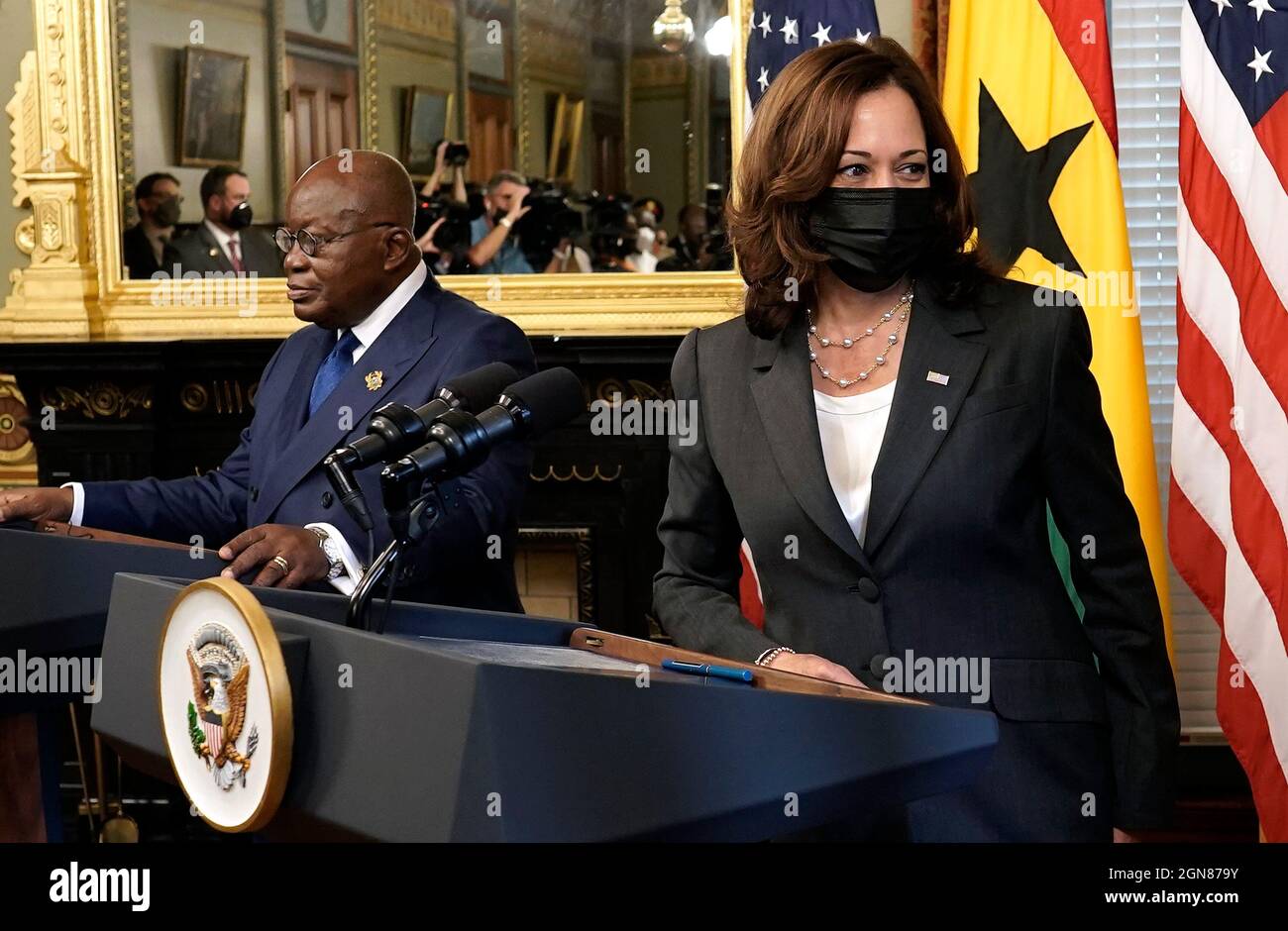 Queen Elizabeth II Dance with Ghana's President The Queen and her relationship with Ghana