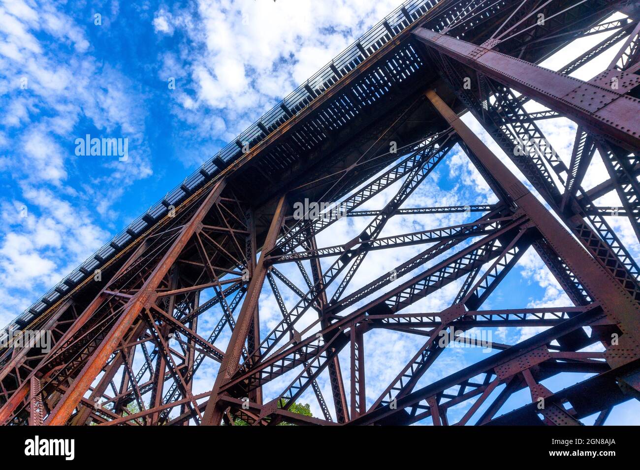 Old railway railroad bridge hi-res stock photography and images - Alamy