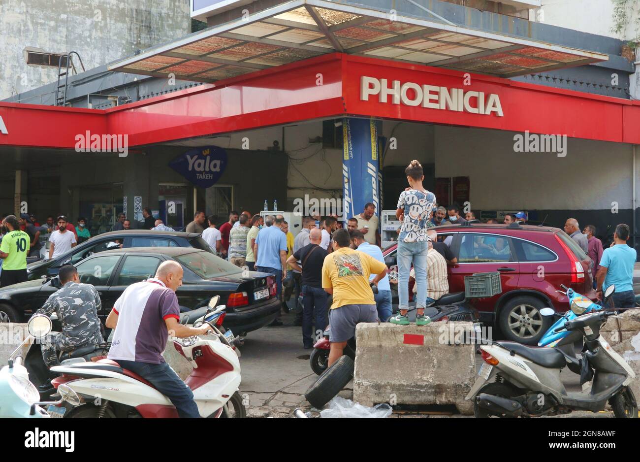 Fuel scarcity hires stock photography and images Alamy