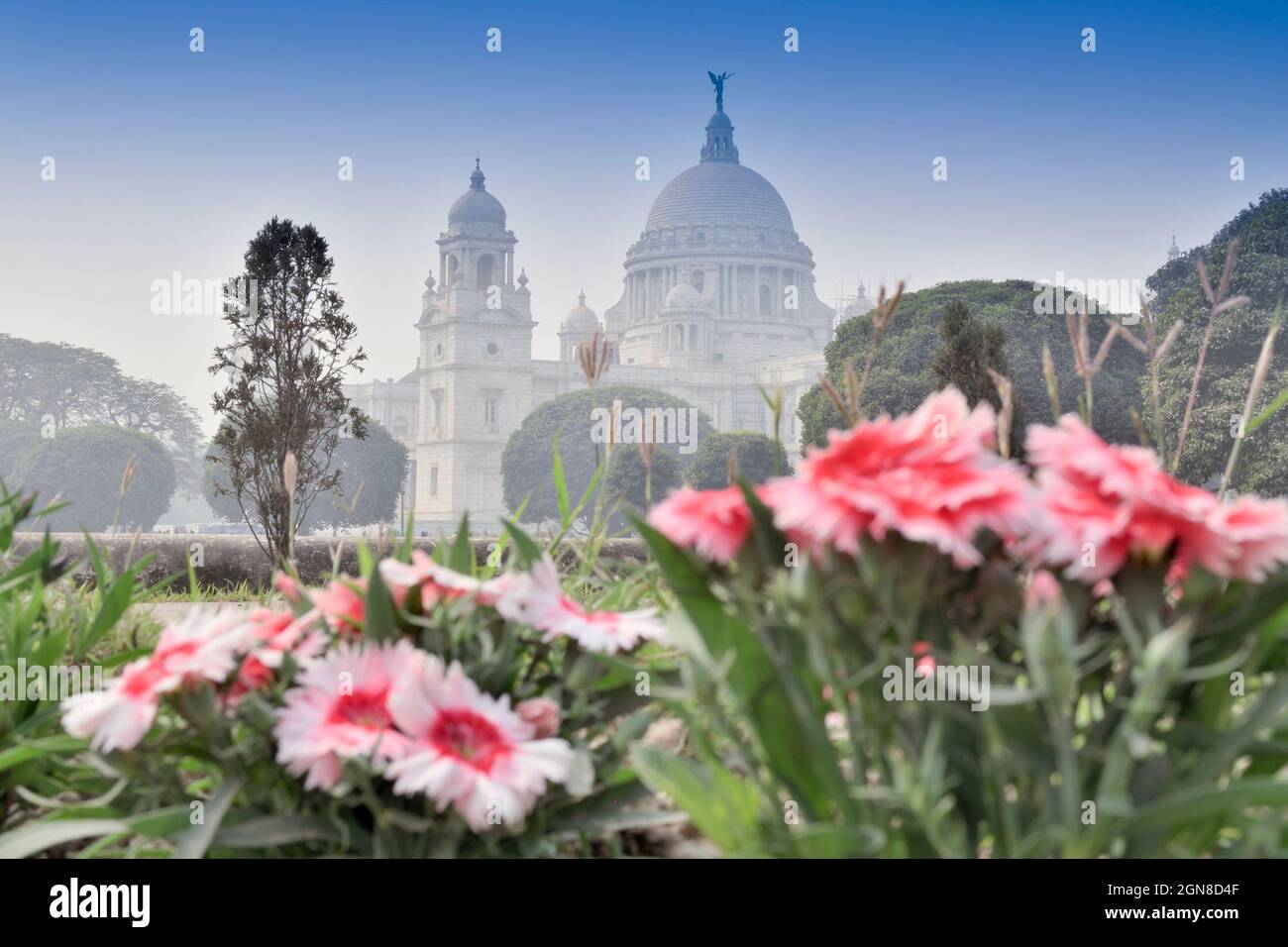 Flowers and Victoria Memorial, Kolkata , India . A Historical Monument ...