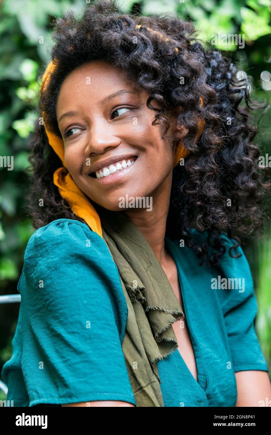 Black curly hair hi-res stock photography and images - Alamy