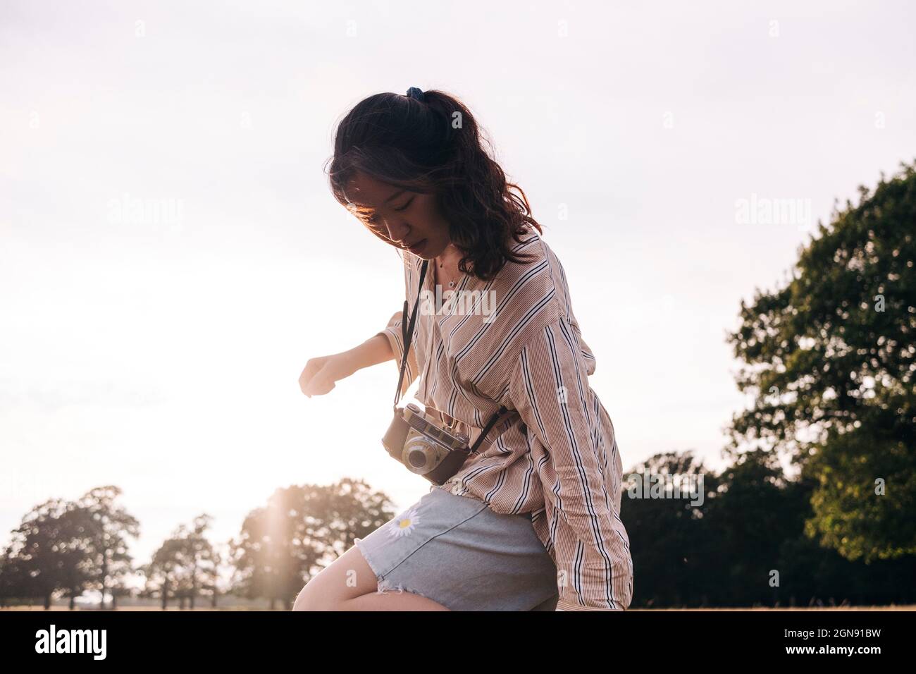 Camera and standing hi-res stock photography and images - Alamy