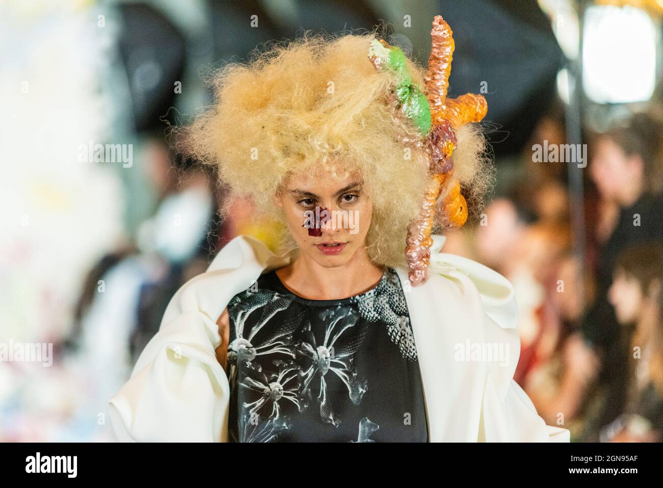 Ivelina Choeva on the catwalk in the ballroom of Dorchester Hotel modelling Vin + Omi Future Flowers fashion designs for London Fashion Week Stock Photo