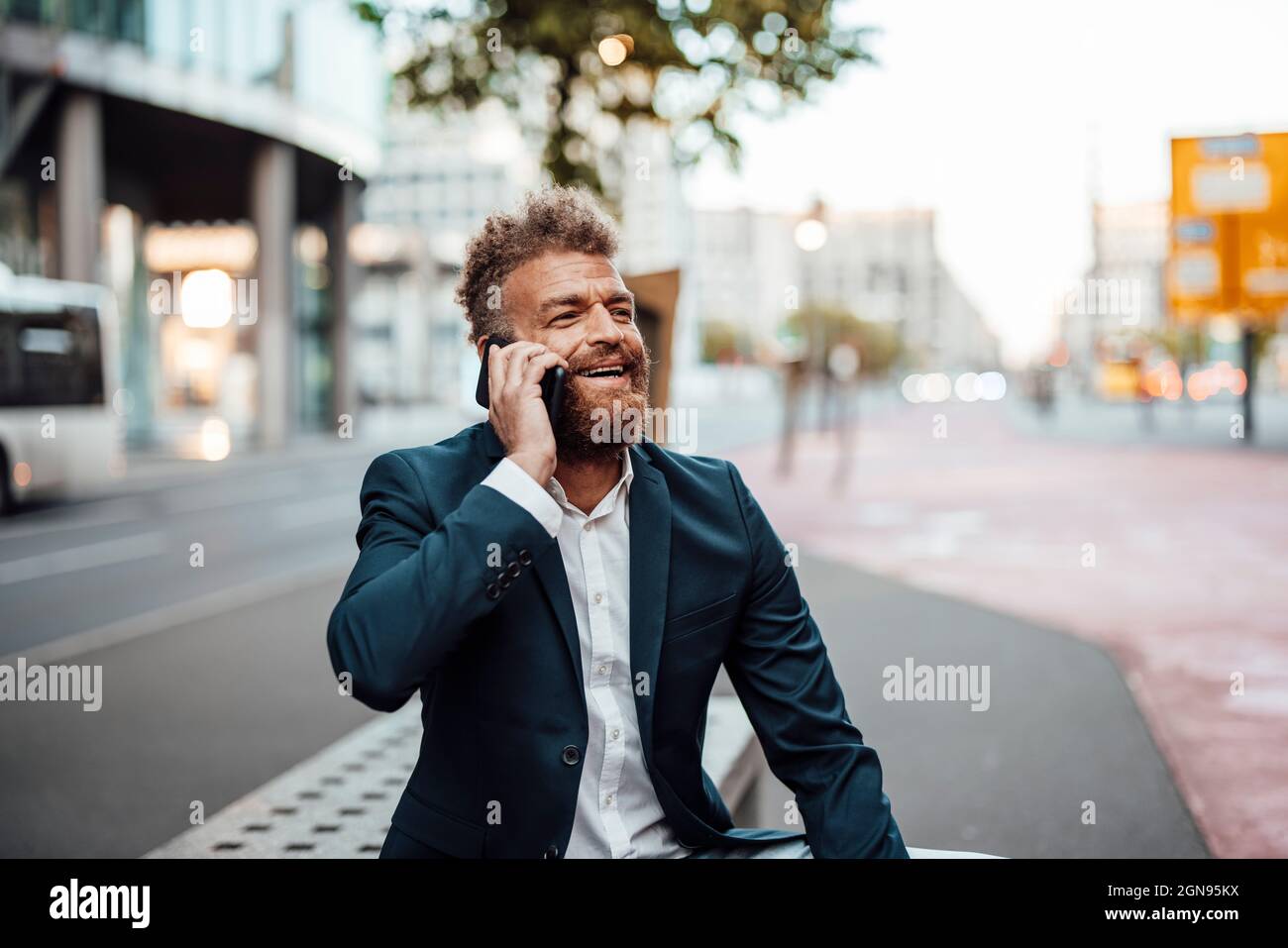 Man sitting on bench berlin hi-res stock photography and images - Alamy