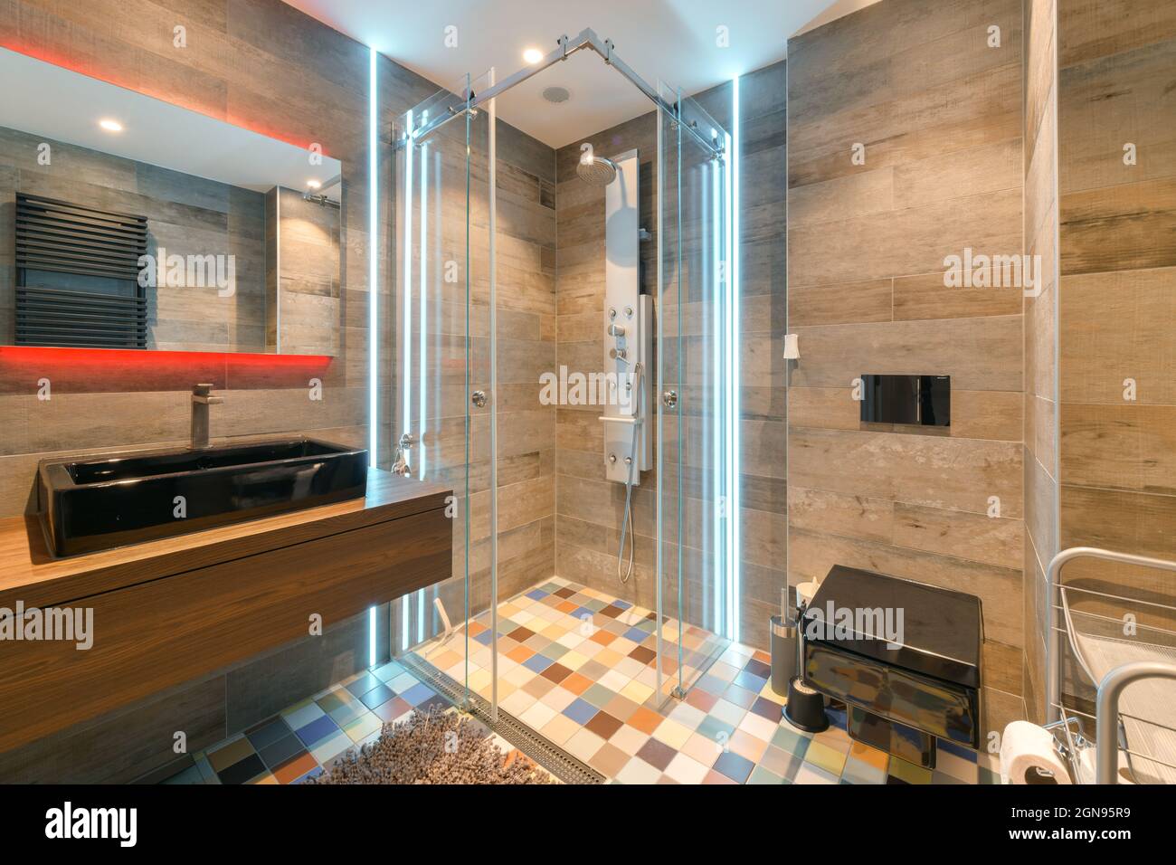 Shower box in modern bathroom Stock Photo Alamy