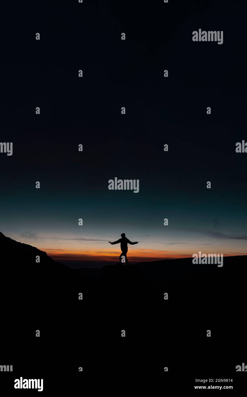 Sunrise dancing hi-res stock photography and images - Alamy
