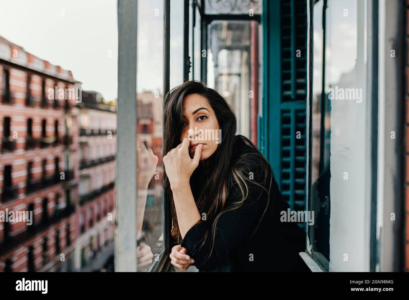 Lonely young female hi-res stock photography and images - Alamy