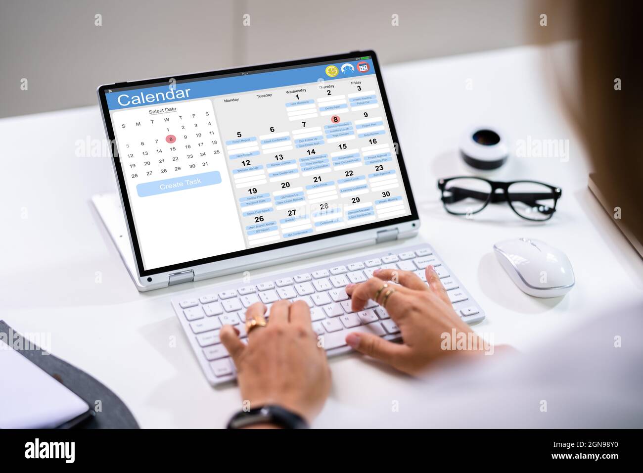 Digital Electronic Calendar Event Appointment On Screen Stock Photo Alamy