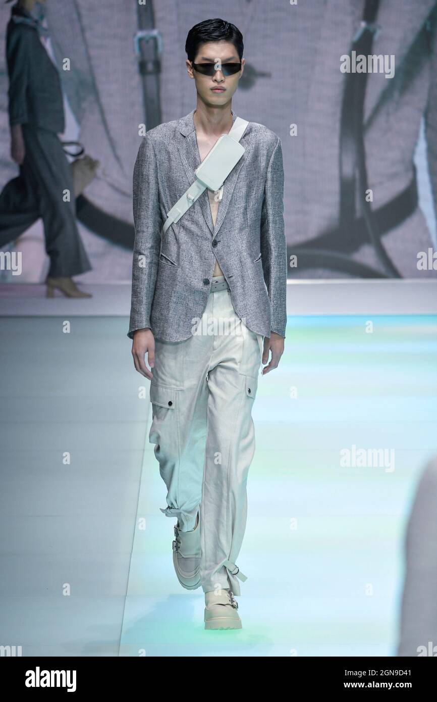 Milan, Moncalieri, Italy. 23rd Sep, 2021. Models on the catwalk, EMPORIO  ARMANI fashion show at the Milan Fashion Week Woman's Spring Summer 2022.  Credit: Riccardo Giordano/ZUMA Wire/Alamy Live News Stock Photo -