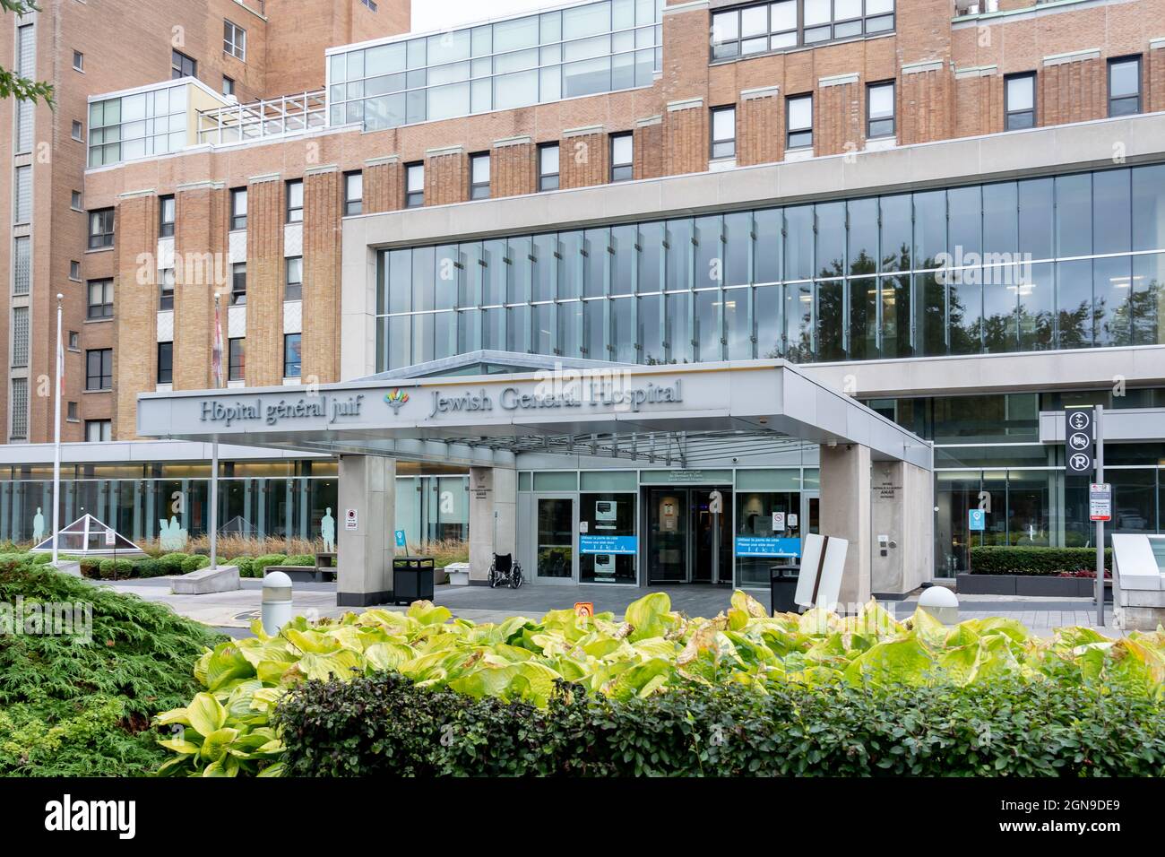 Jewish general hospital montreal hi-res stock photography and images ...