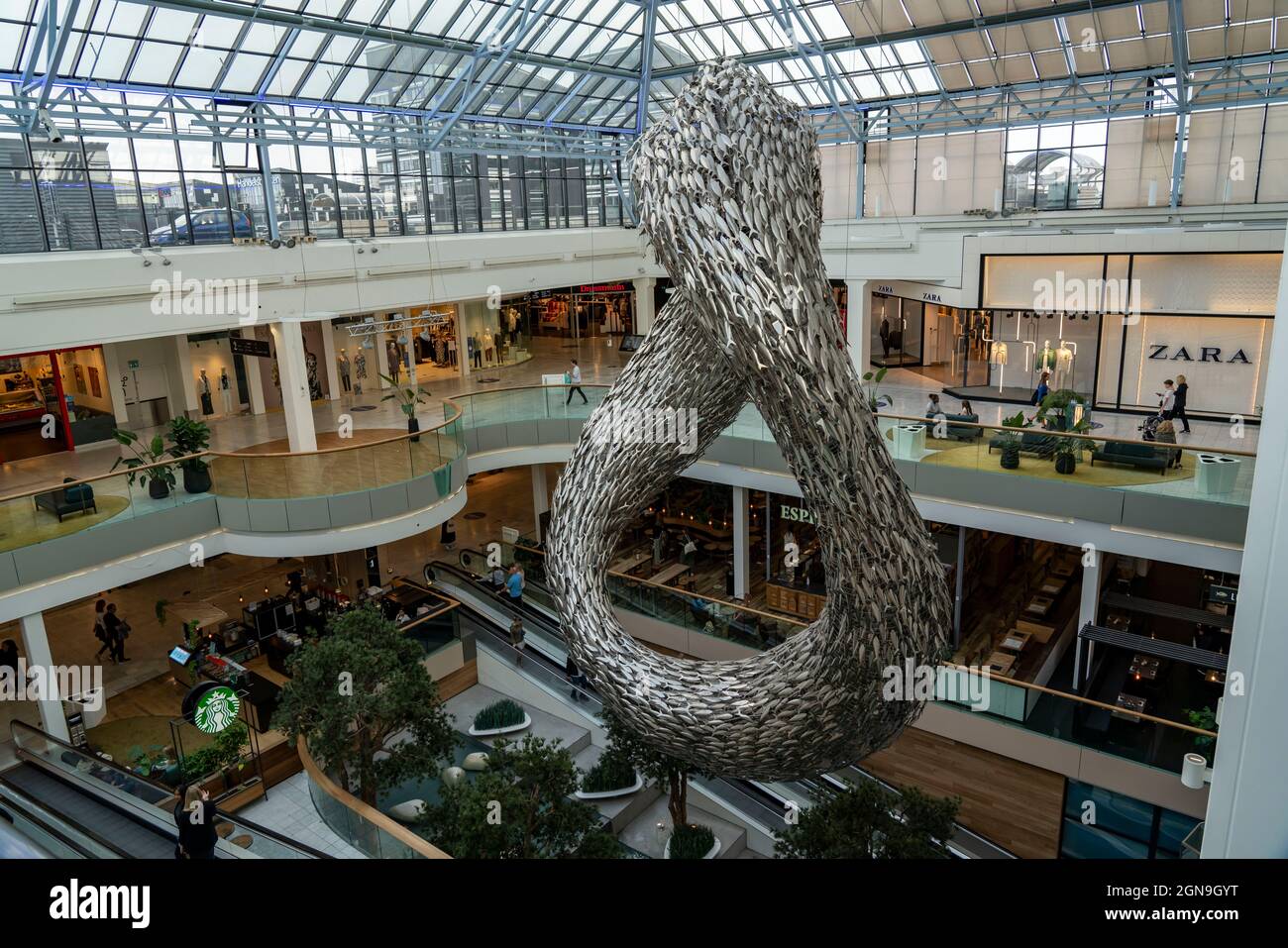 Shopping Mall Sculpture High Resolution Stock Photography and Images - Alamy