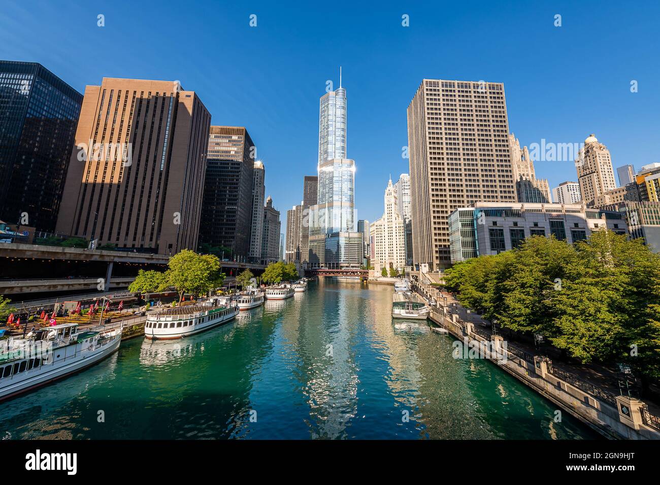 Chicago river hi-res stock photography and images - Alamy