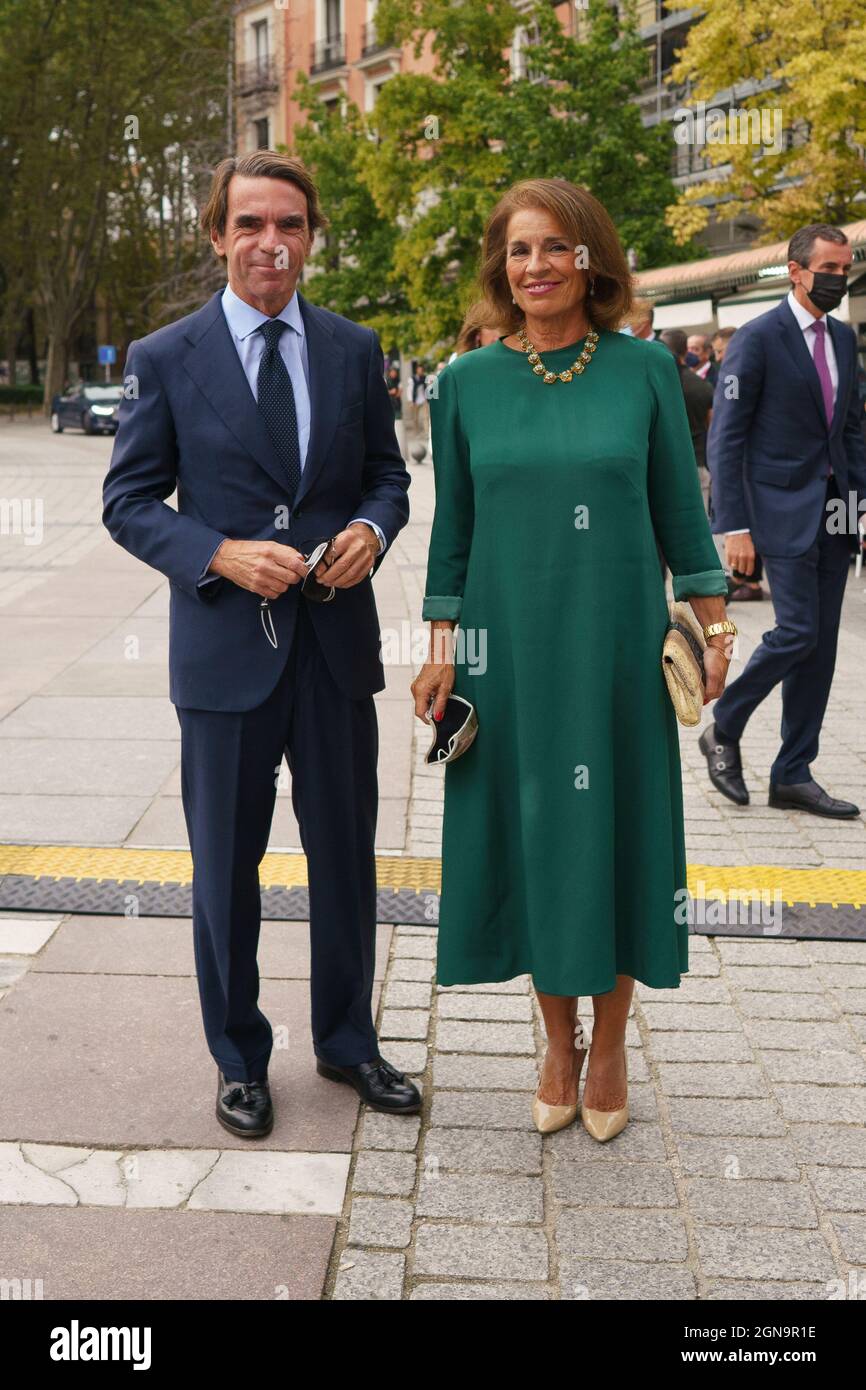 ana botella legs Ana aznar botella hi-res stock photography and images - Alamy