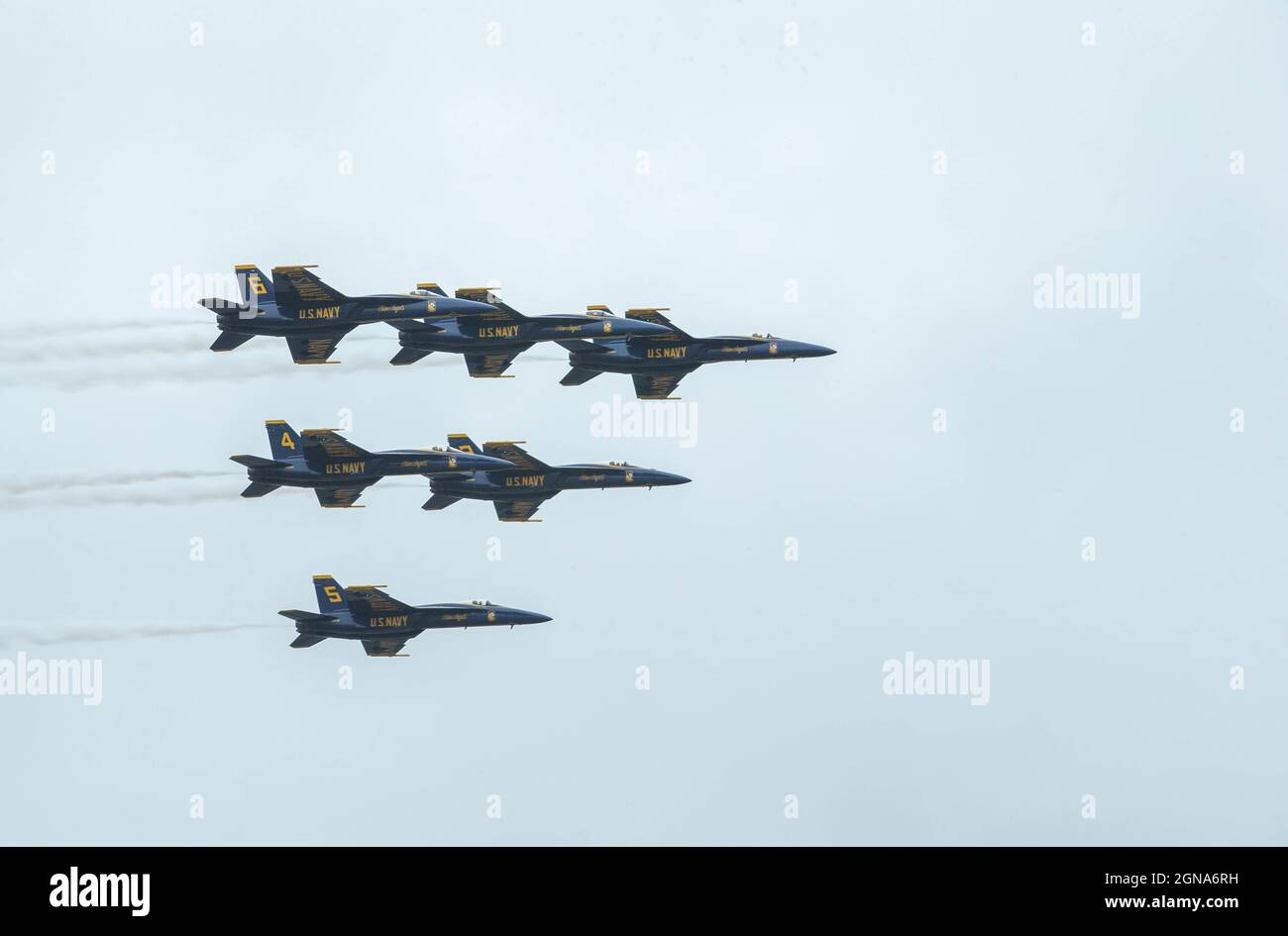U.S. Navy Blue Angels 1-6 make their final approach above Marine Corps Air Station (MCAS) Cherry Point, North Carolina, Sept. 23, 2021. The Blue Angels are the headliners for the MCAS Cherry Point 80th anniversary air show, Sept. 25-26, 2021. (U.S. Marine Corps photo by Pfc. Lauralle Walker.) Stock Photo