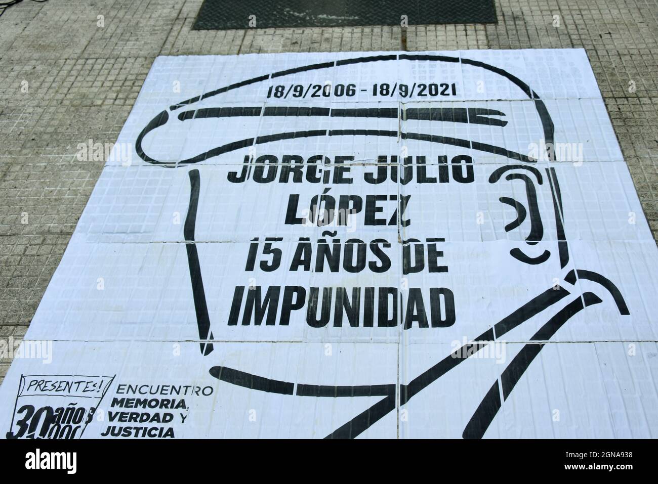 Manifestación reclamando la aparición con vida del desaparecido Jorge Julio López en Buenos Aires, Argentina Stock Photo