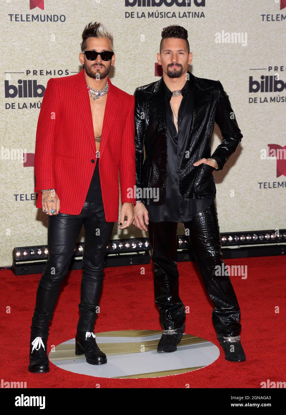 Miami, United States Of America. 23rd Sep, 2021. PREMIOS BILLBOARD DE LA MÚSICA LATINA 2021 -- Mau y Ricky on the red carpet at the Watsco Center in Coral Gables, FL on September 23, 2021 (Photo by Alberto E. Tamargo/Sipa USA) Credit: Sipa USA/Alamy Live News Stock Photo
