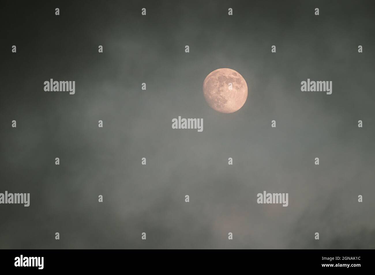 Full moon behind clouds night hires stock photography and images Alamy