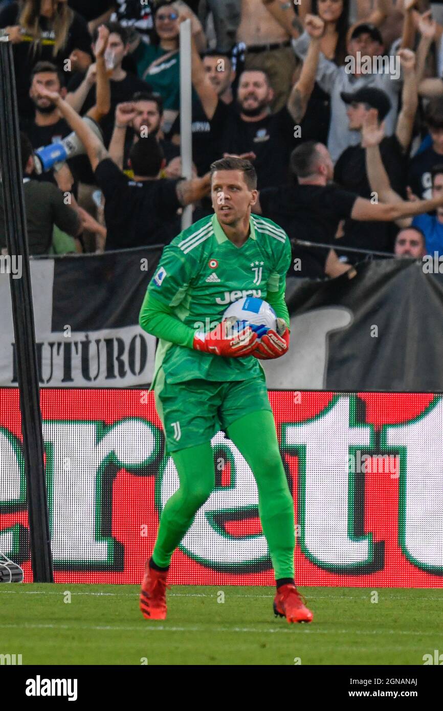 Wojciech Szczesny Juventus Hi Res Stock Photography And Images Page 9 Alamy Wojciech Szczesny Juventus Hi Res Stock Photography And Images Page 9 Alamy