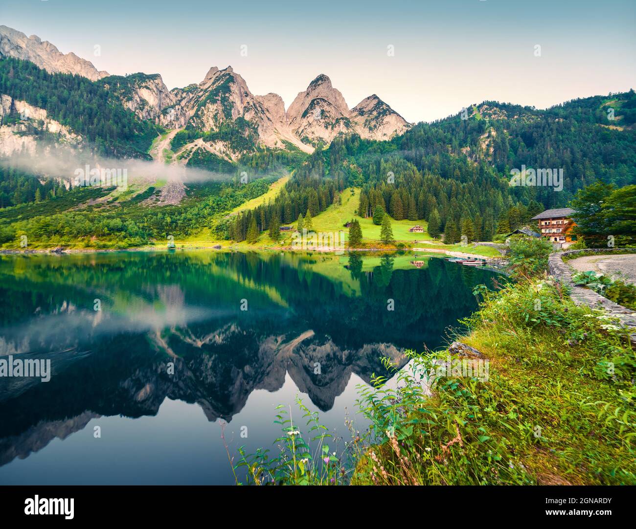 misty-summer-morning-on-the-vorderer-gosausee-lake-colorful-outdoor