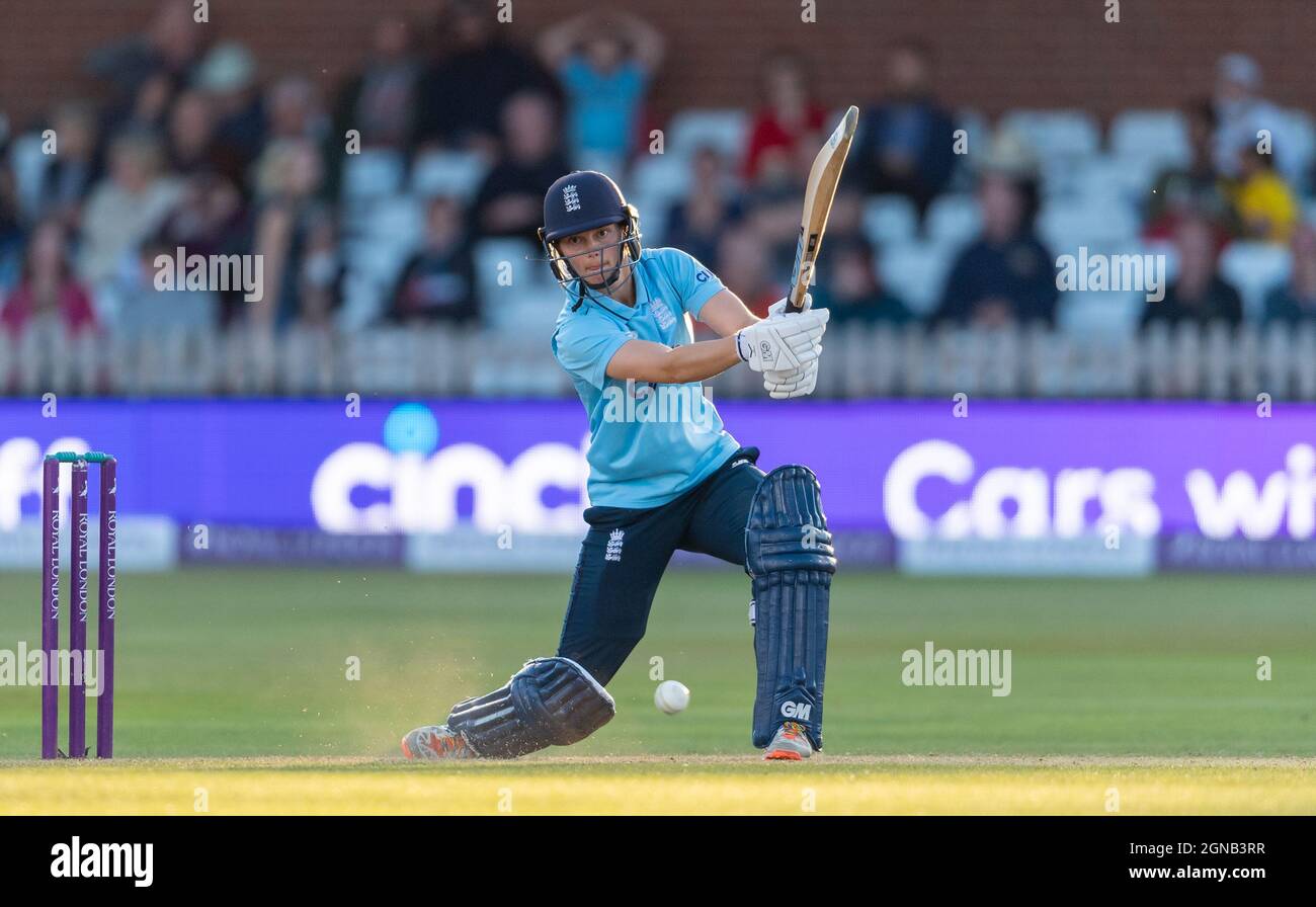 England's Amy Jones batting in the 4th Women's One Day International against New Zealand Stock Photo