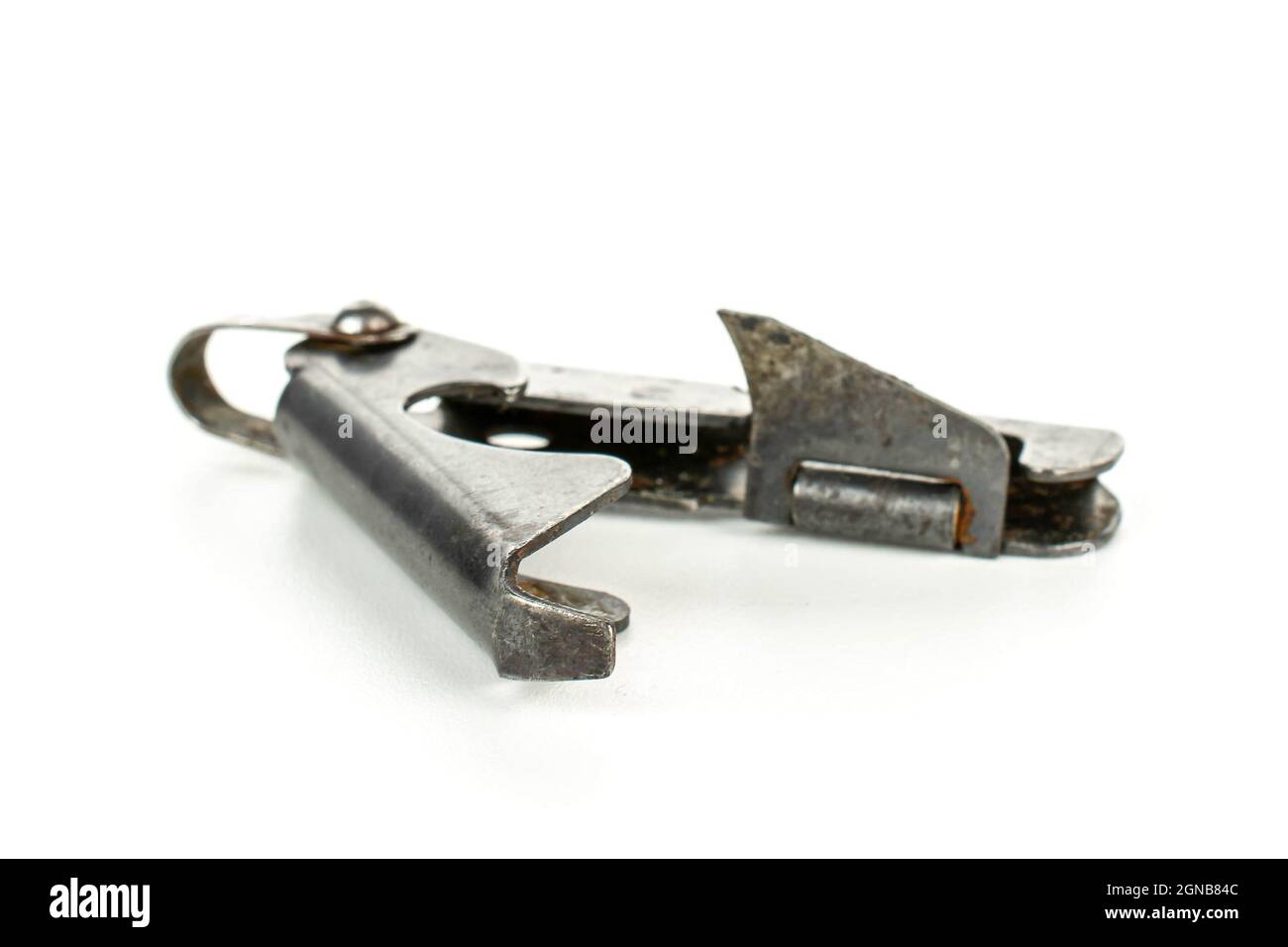 https://c8.alamy.com/comp/2GNB84C/one-old-army-can-opener-isolated-on-white-background-2GNB84C.jpg
