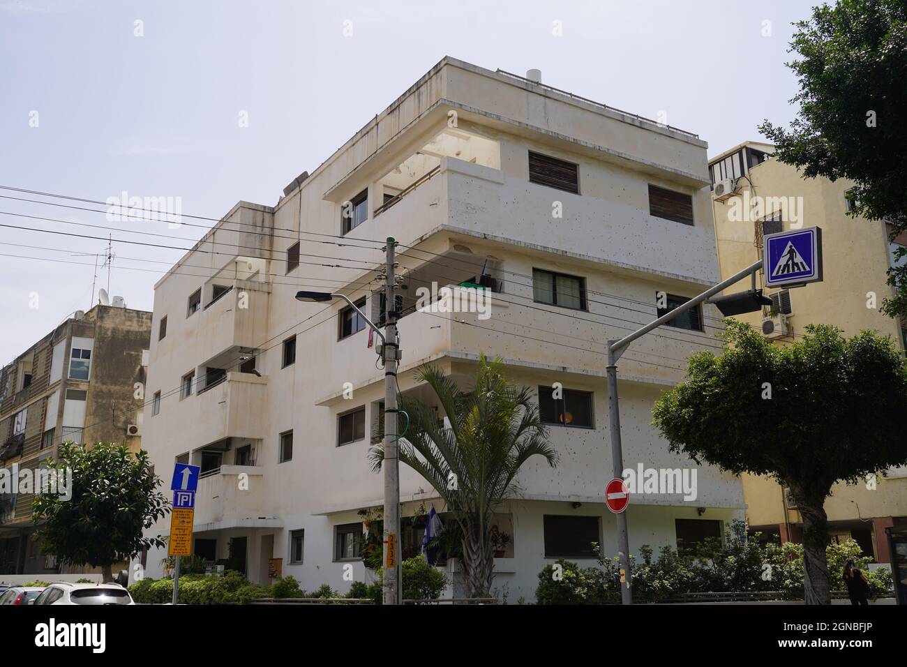 Bauhaus Architecture in Tel Aviv White City Zamenhof Street. The White City refers to a collection of over 4,000 buildings built in the Bauhaus or Int Stock Photo