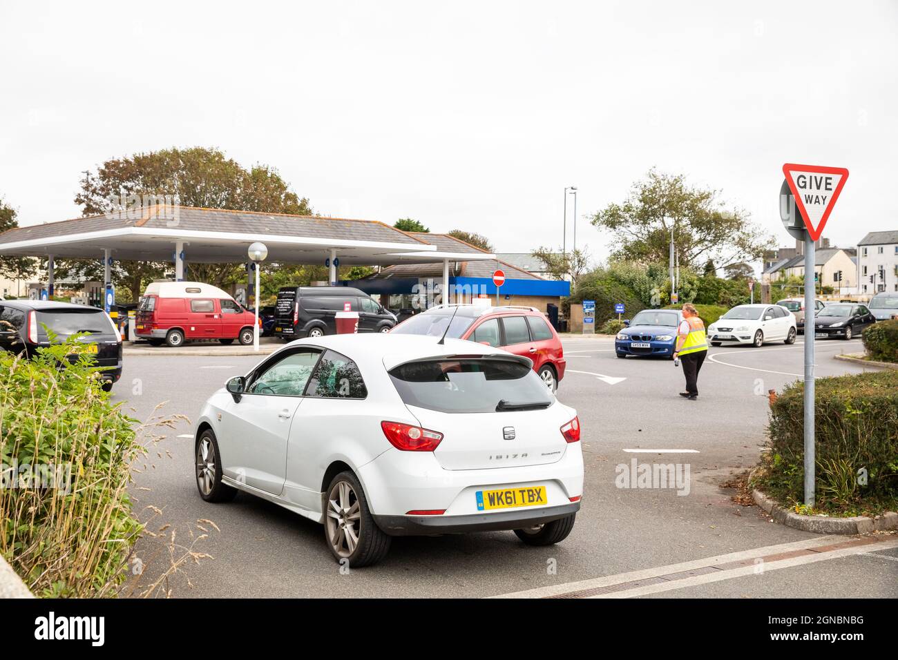 Tesco petrol pump prices hires stock photography and images Alamy