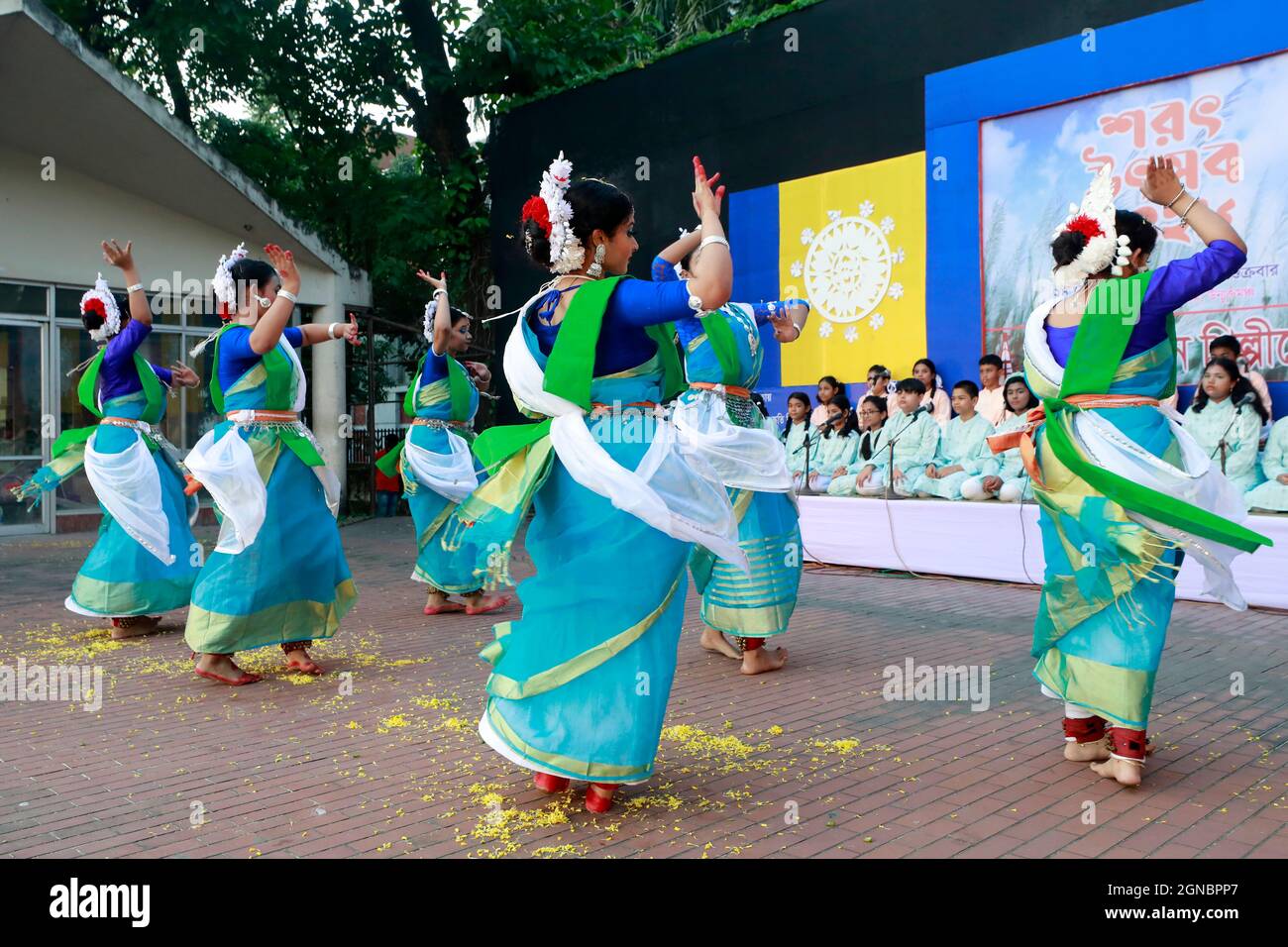 Dhaka, Bangladesh - September 24, 2021: Artists are performing dance at the autumn festival organized by Satyen Sen Shilpi Gosthi at Bangladesh Shilpa Stock Photo