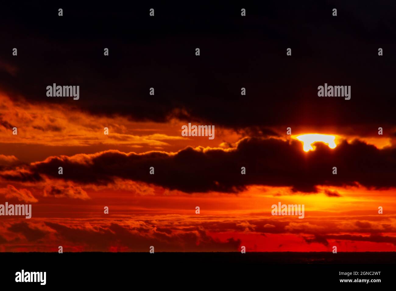Mesmerizing horizon hi-res stock photography and images - Alamy