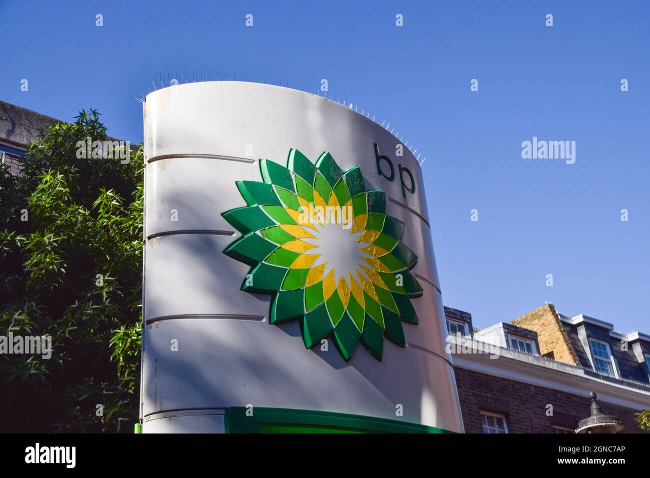 London, United Kingdom. 24th September 2021. A BP petrol station in ...
