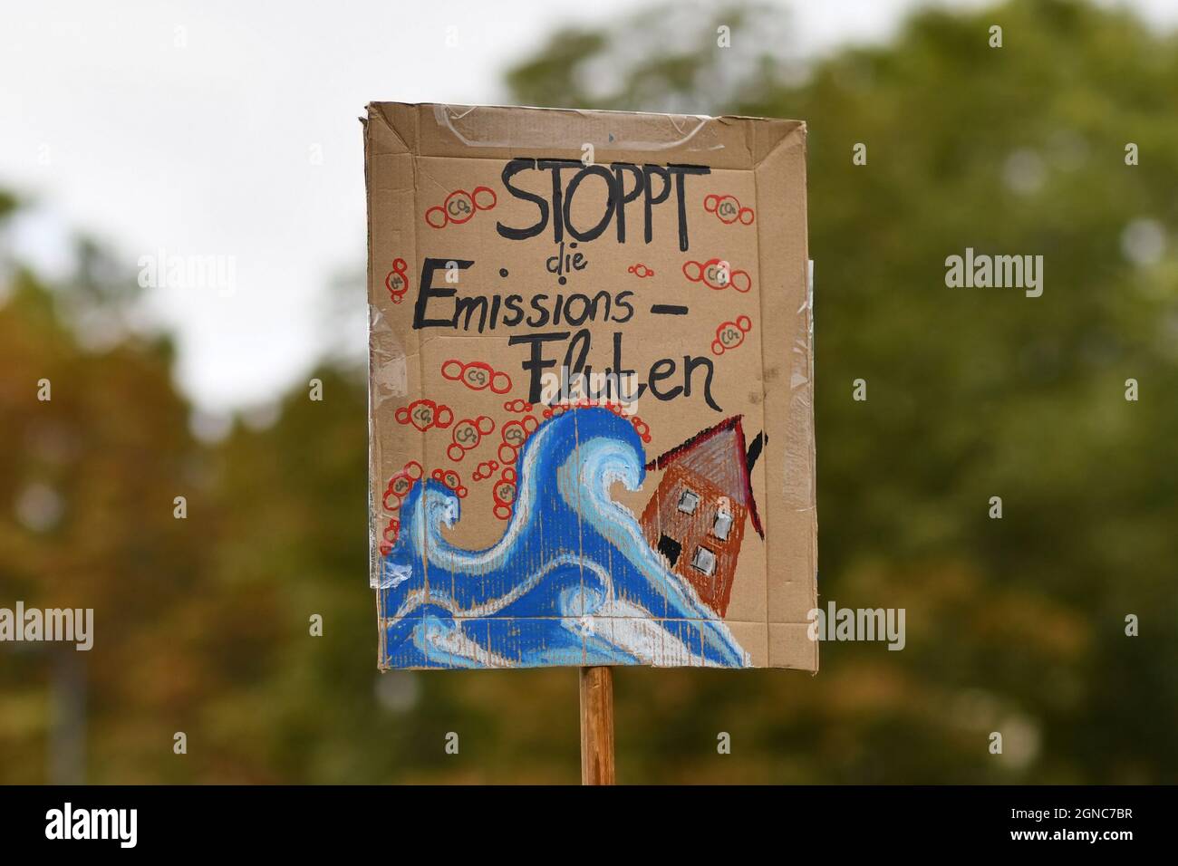 Heidelberg, Germany - 24th September 2021: Sign saying 'Stop emission floods' in German during Global Climate Strike demonstration Stock Photo