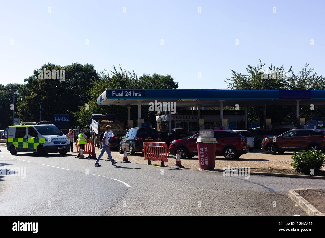 Britain, Pitsea, Essex. 24th September 2021 . Reports of fuel shortages around the UK have led to a spate of panic buying and traffic chaos. Stock Photo