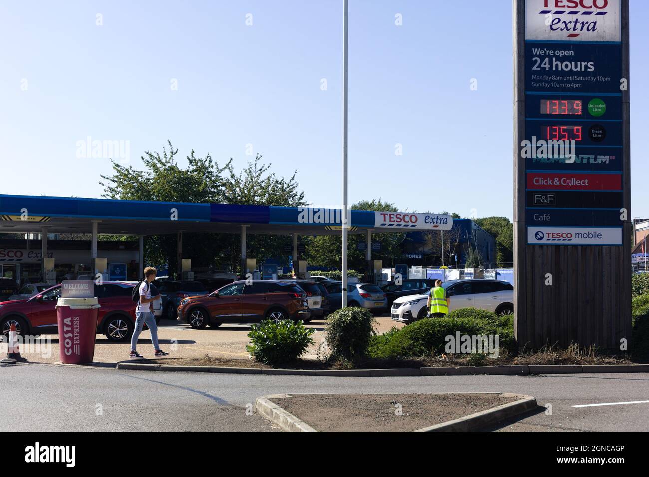 Britain, Basildon, Essex. 24th September 2021 . Reports of a few petrol shortages around the UK have led to a spate of panic buying and chaos . Stock Photo