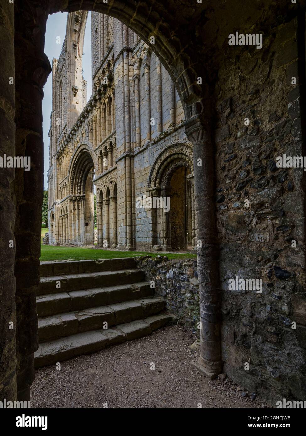Ruins castle acre priory hi-res stock photography and images - Alamy