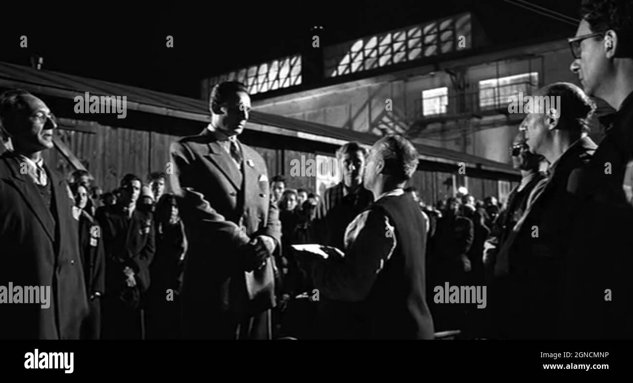 Schindlers list fiennes Black and White Stock Photos & Images - Alamy