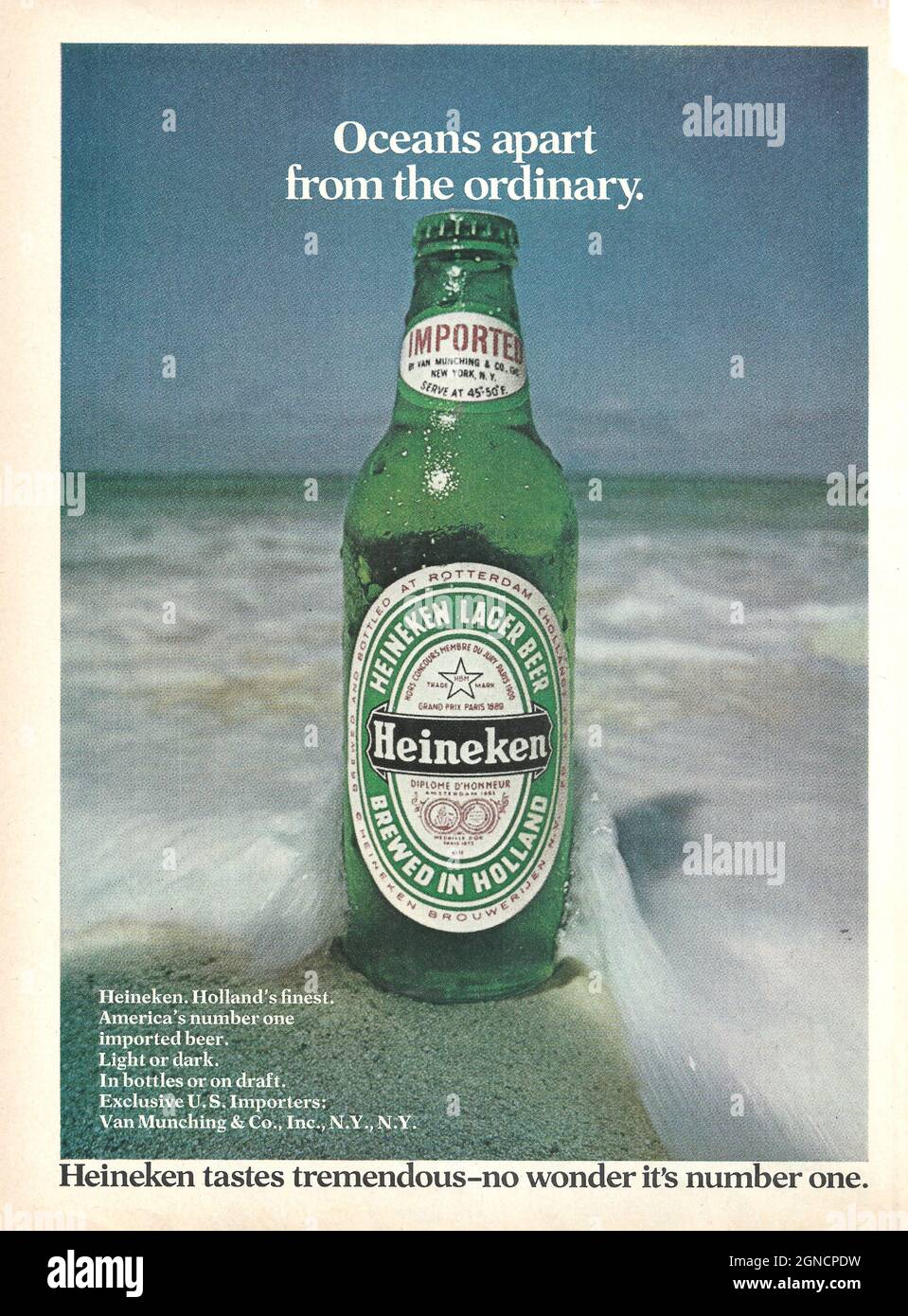 Vintage advertisement of Heineken beer 1980s 1970s Heineken bottle with Heineken glass paper adver magazine advert Stock Photo