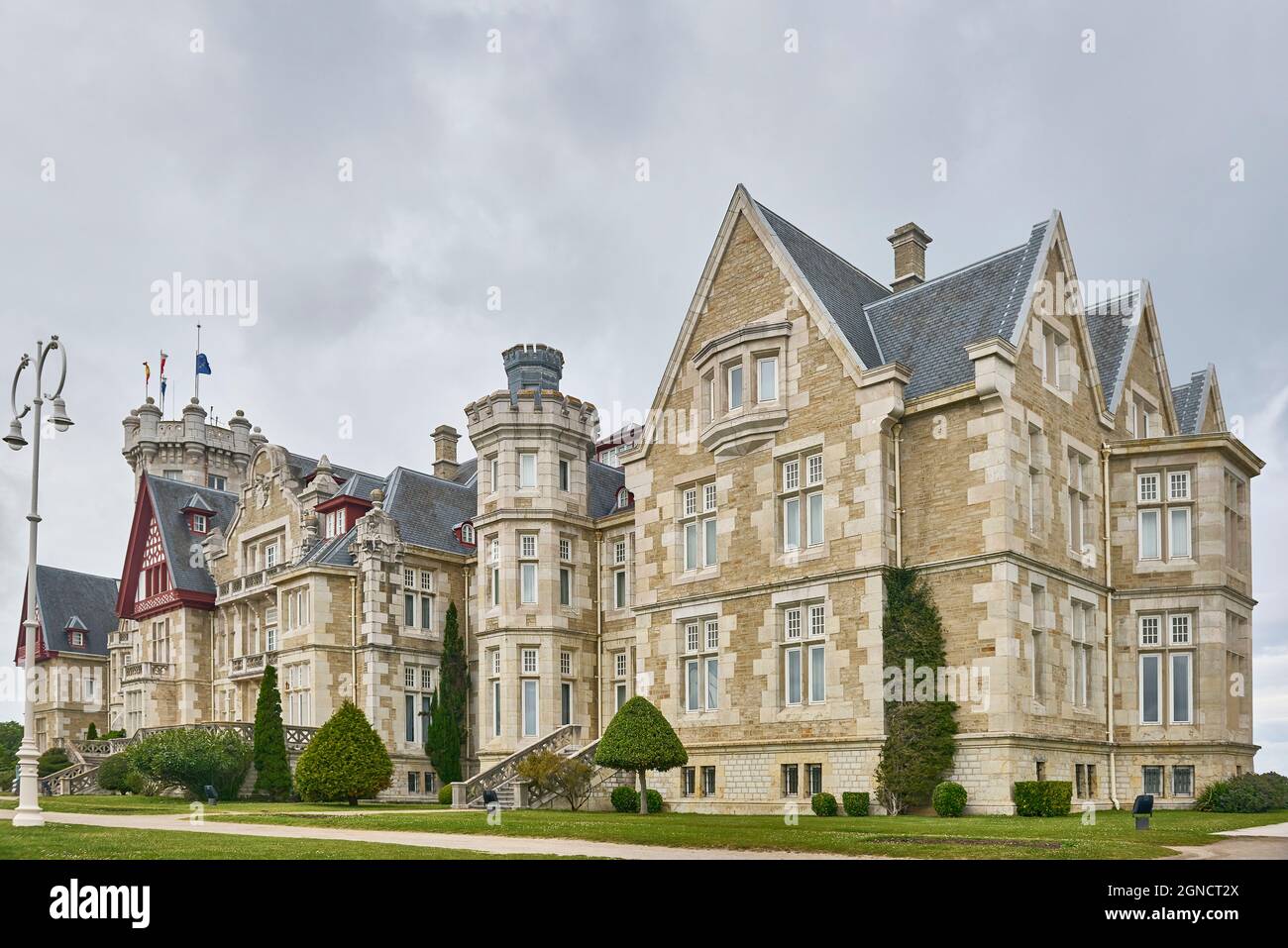 Universidad Internacional Menéndez Pelayo, Palacio and Península de la