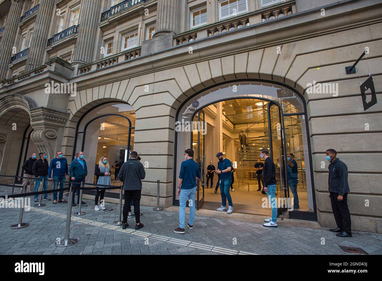 Amsterdam, Netherlands. 24th Sep, 2021. Early morning shoppers at ‘Apples' premier shop in Amsterdam, arrive early prior to the stores opening, to place their orders for Apples new ‘iPhone 13 Series' mobile, on its official worldwide launch.: Order today and collect tomorrow. Credit: SOPA Images Limited/Alamy Live News Stock Photo