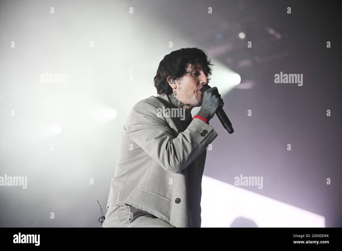 Somerset, Wisconsin, USA. 15th May, 2016. Singer OLIVER SYKES of Bring Me  the Horizon performs live at Somerset Amphitheater during the Northern  Invasion Music Festival in Somerset, Wisconsin © Daniel DeSlover/ZUMA  Wire/Alamy