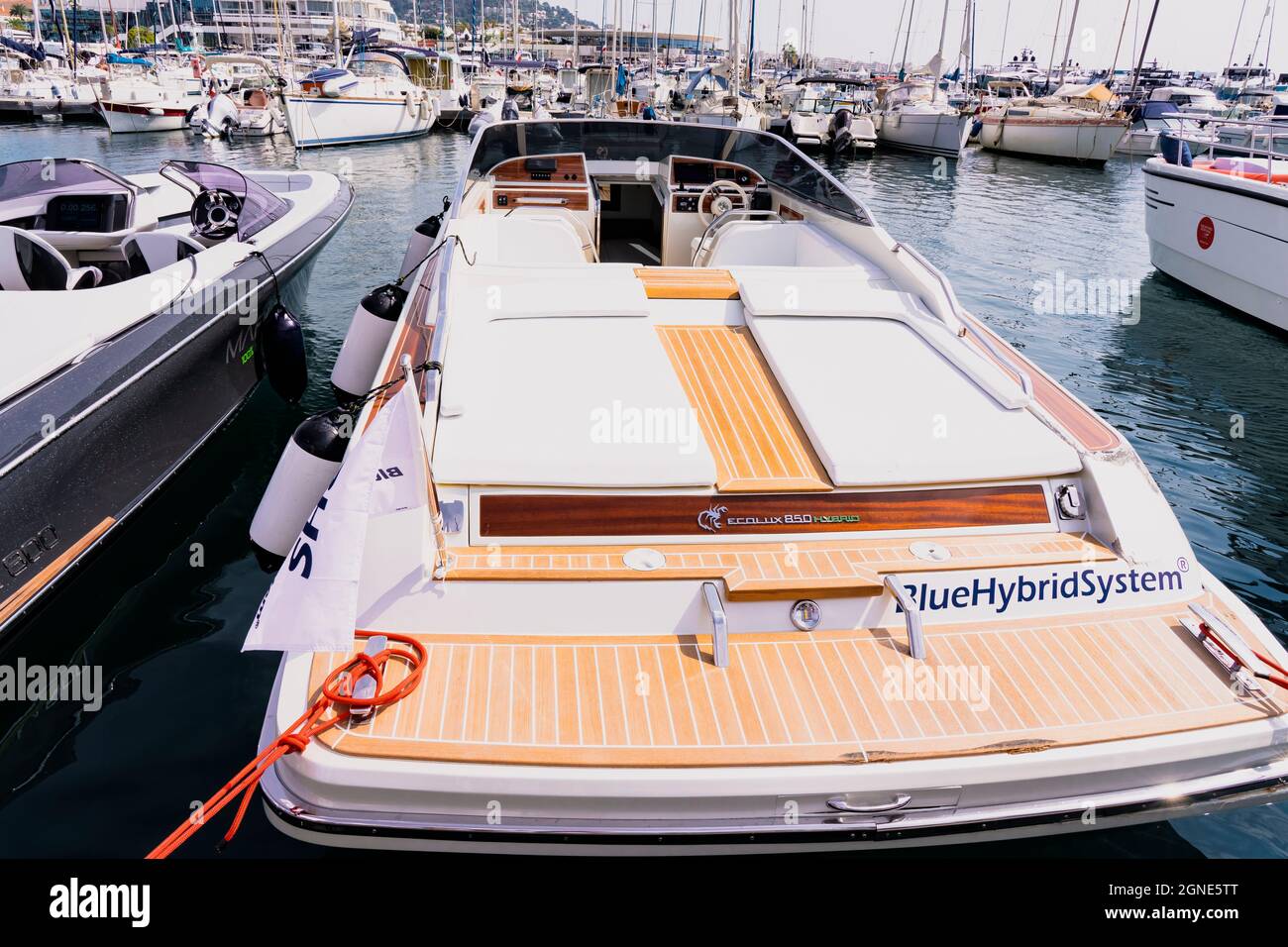 yacht show in france