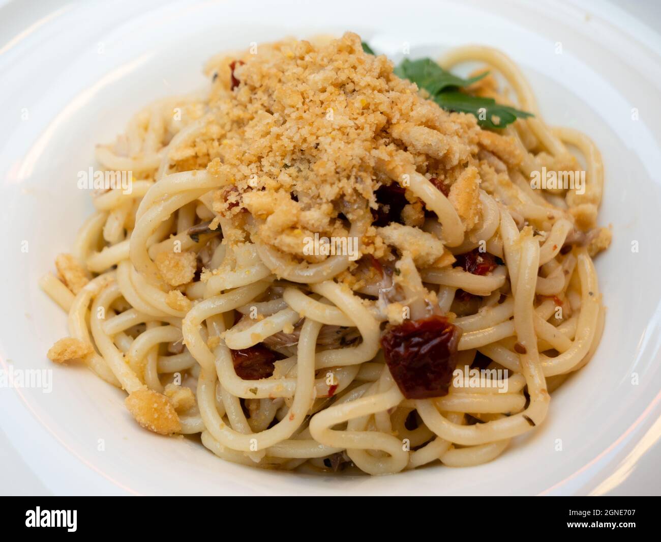 Bigoli Pasta Con Sarde di Lago, Pomodori Secchi e Briciole, Spaghetti