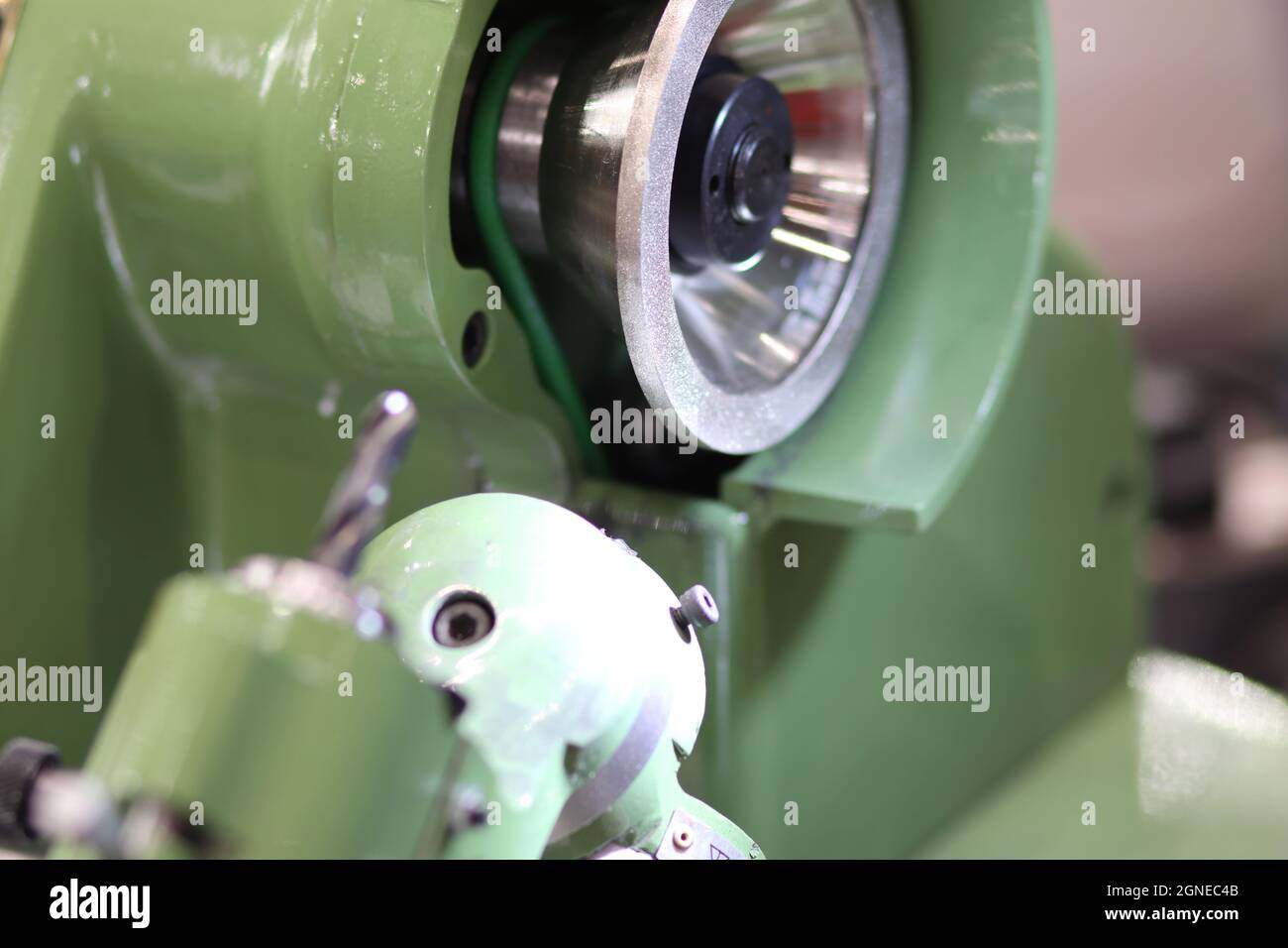 machining cutting tool regrinding equipment ; to extend tool life