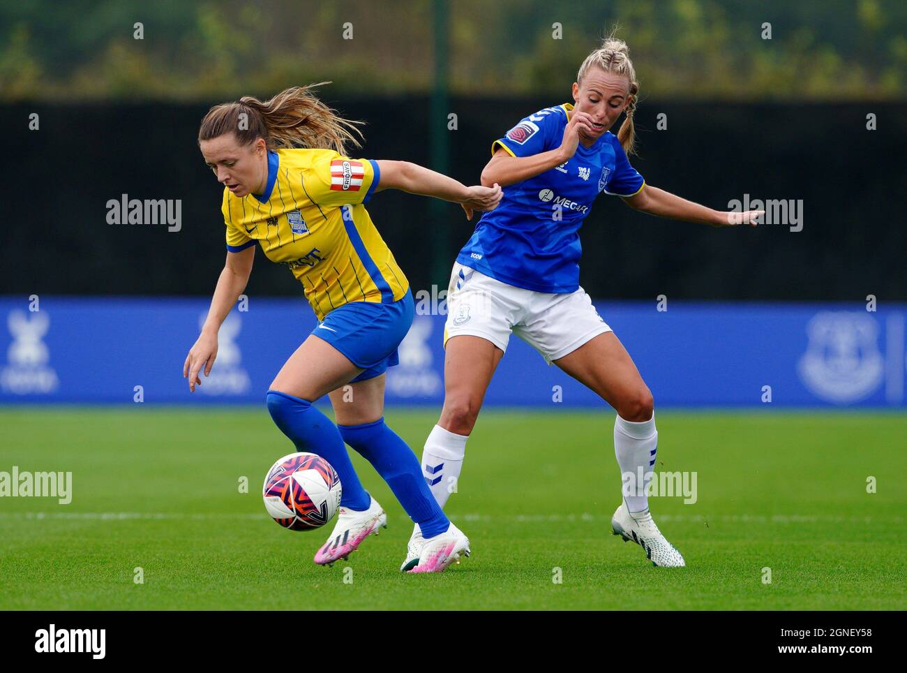 Everton's Toni Duggan (right) and Birmingham City's Harriet Scott battle for the ball during the FA Women's Super League match at Walton Hall Park, Liverpool. Picture date: Saturday September 25, 2021. Stock Photo