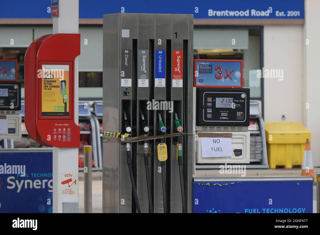 Chadwell St Mary Essex, UK. 25th Sep, 2021. The Tesco Express Esso ...